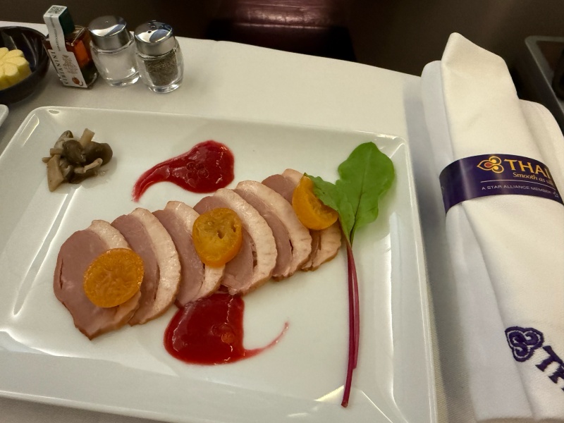 タイ航空(成田=バンコク便:TG641 A330-300)-ビジネスクラスドリンク&食事