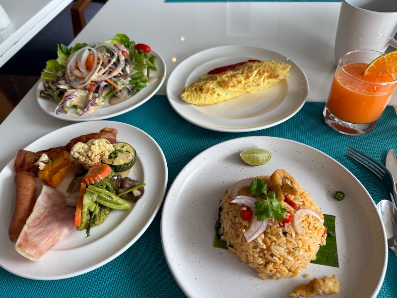 ヒルトン・バンコク・スワンナプーム・ゴルフリゾート&スパー客朝食ビュッフェ