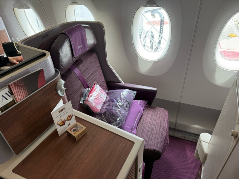 タイ航空(バンコク=羽田便:TG660 A350-900)-ビジネスクラススタッガードシート